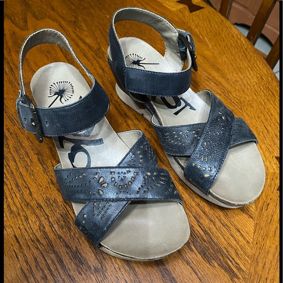 OTBT Shoes - OTBT Women's Gearhart Wedge (EUC)